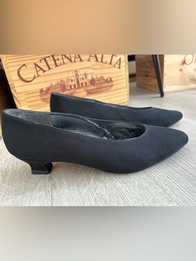 VINTAGE Stuart Weitzman Black Fabric Square Toe Block Heel Pumps - 8.5B